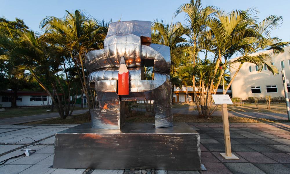Develan once piezas monumentales en clausura del Foro Internacional de Escultores
