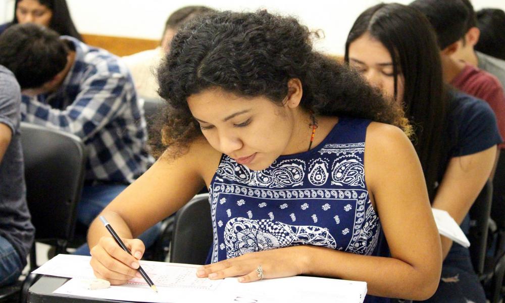 Admite CUCosta a más de 720 aspirantes a licenciatura