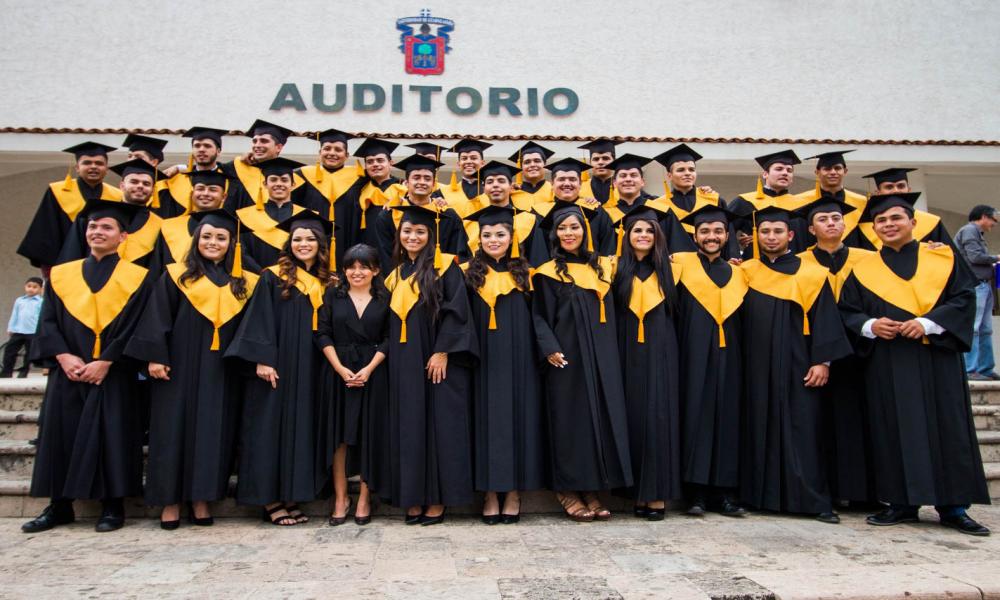 Egresa tercera generación de Licenciatura en Cultura Física y Deportes