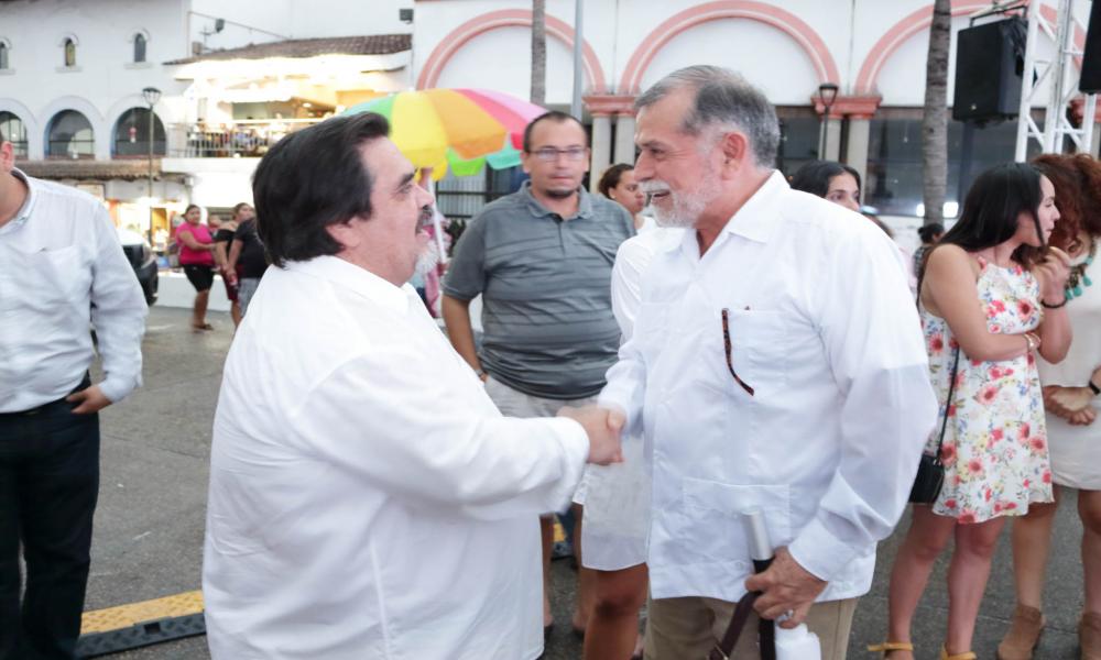 Por aportación cultural y ámbito educativo, miembros del CUCosta, reciben el Premio Puerto Vallarta 2019