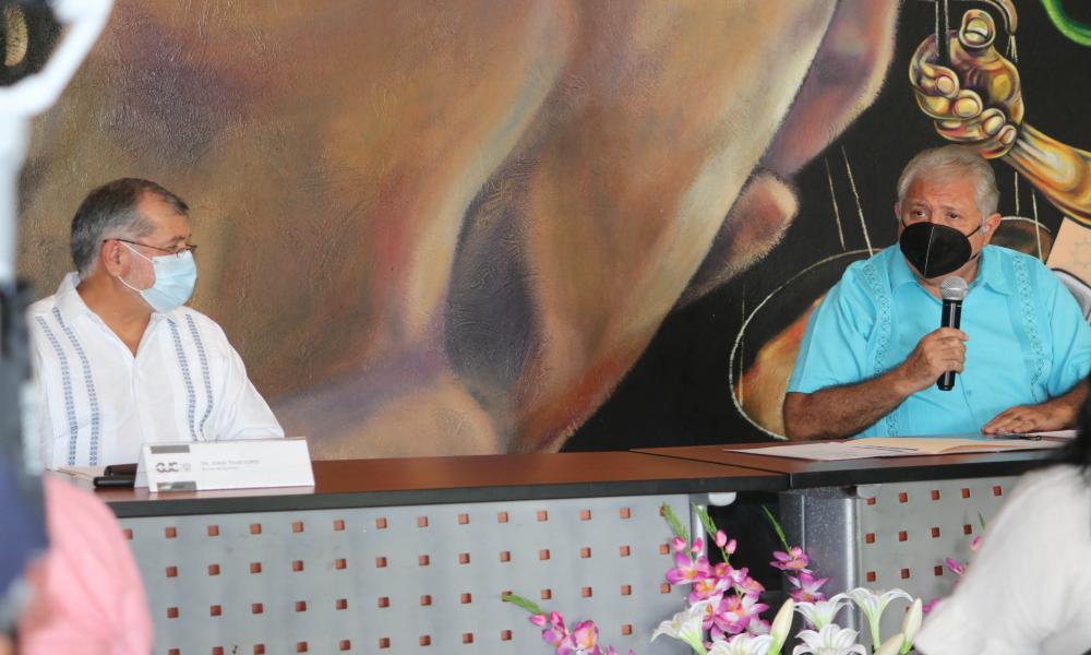 Entrega patronato 400 mil pesos para pago de matrículas de 295 estudiantes