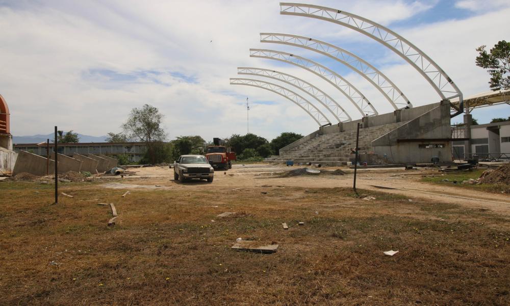 Consolida CUCosta su infraestructura con obra del Gimnasio de Usos Múltiples