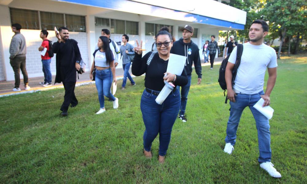 Presentaron 436 estudiantes el examen EGEL de CENEVAL en CUCosta