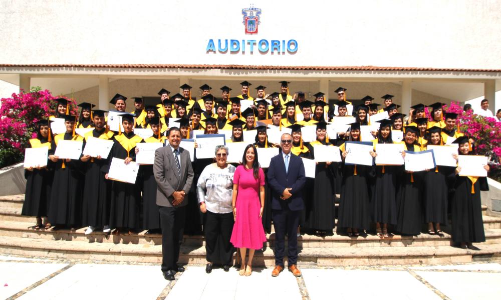 Egresan 58 estudiantes de la Licenciatura en Contaduría Pública