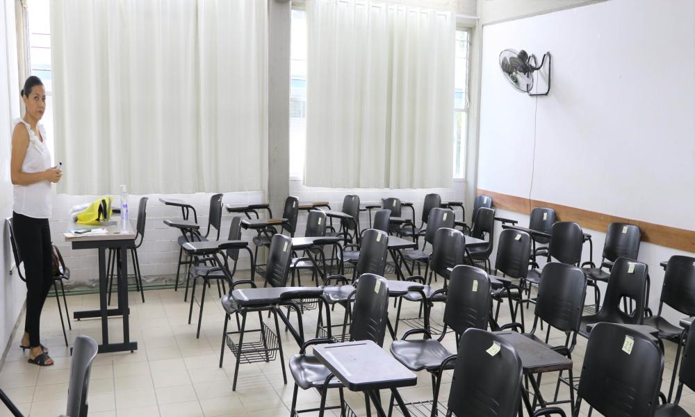 Presentaron 482 egresados de CUCosta el examen de EGEL-PLUS