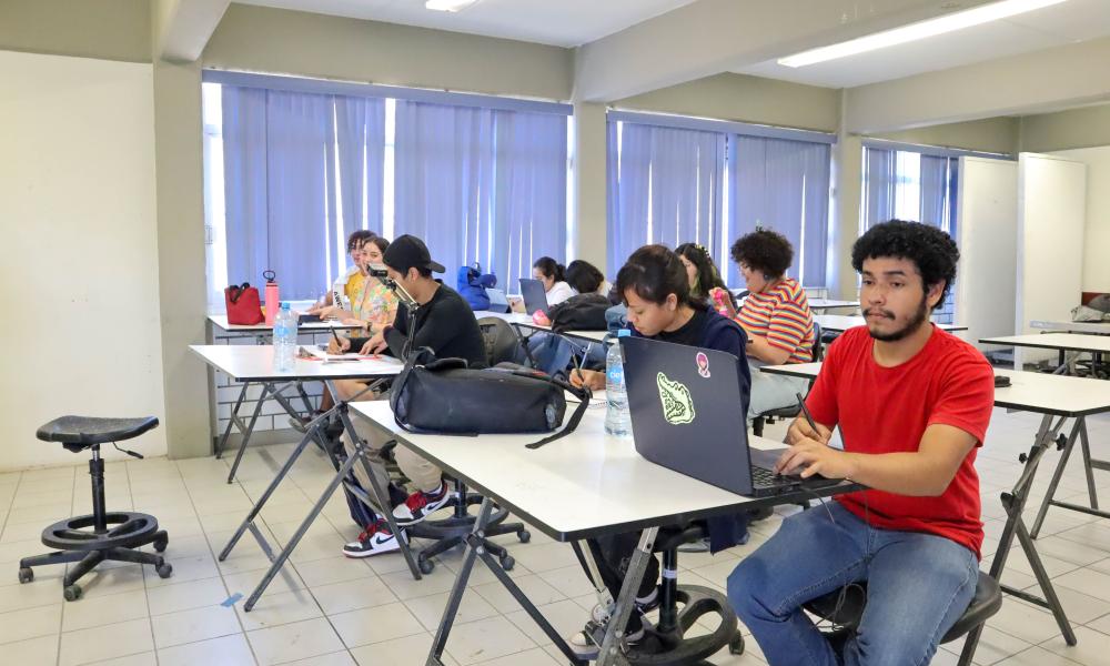 Todo un éxito la Feria de Diseño 2024 con las conferencias ofrecidas por egresados y egresadas