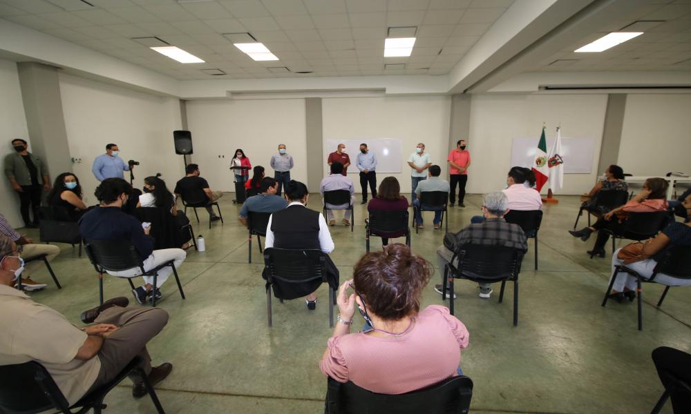 Comunidad Universitaria se beneficia con definitividad laboral