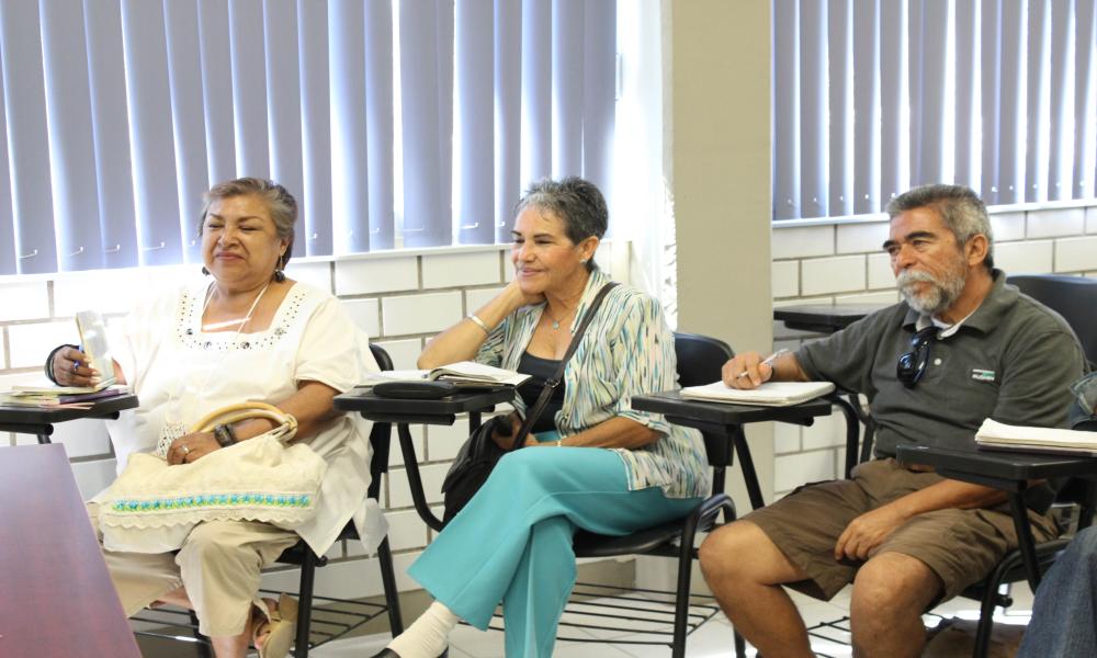 Regresan 120 adultos mayores del SUAM en CUCosta