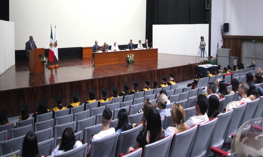 Se realiza doble acto académico en CUCosta de las carreras en Turismo y Ciencias y Artes Culinarias