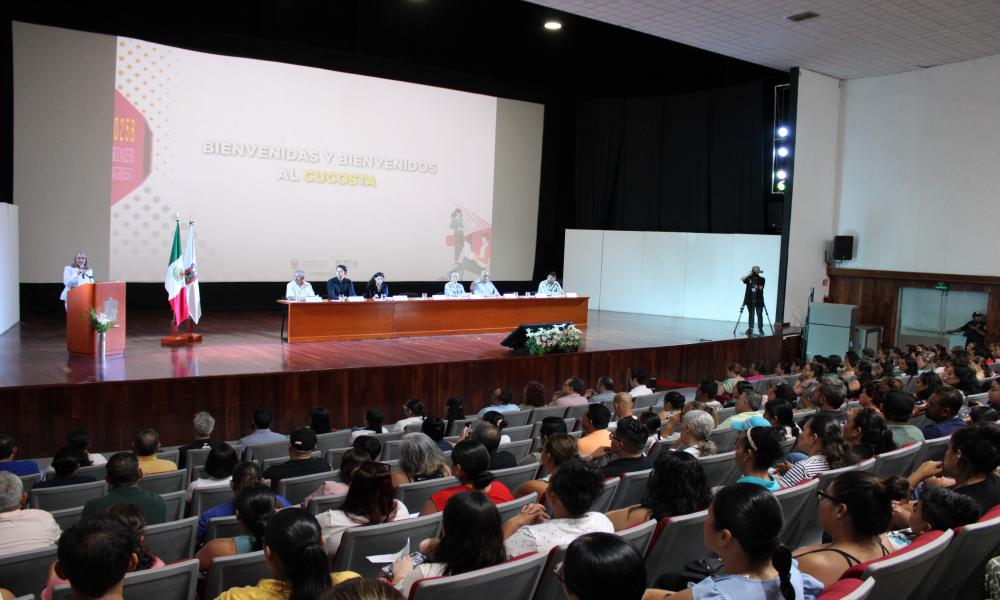 CUCosta recibe a estudiantes de nuevo ingreso y sus familias en Cursos de Inducción 2025-B