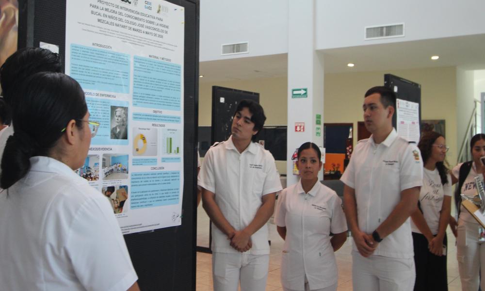 Estudiantes de Enfermería del CUCosta presentan proyectos de investigación y diagnósticos clínicos