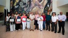 La Universidad de Guadalajara distinguió a docentes del CUCosta por su trayectoria académica de 20, 25, y 30 años de servicio en la docencia.