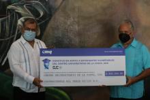 Entrega patronato 400 mil pesos para pago de matrículas de 295 estudiantes