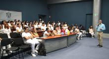 Estudiantes de Medicina participan en conferencias sobre Cáncer de Mama