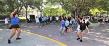 Participan universitarios del CUCosta en el Día Mundial de la Activación Física